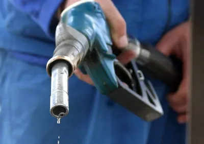 Șoc la pompă: Pragul de 50 de lei nu mai asigură nici măcar 6 litri de carburant. Prețurile se apropie vertiginos de 10 lei