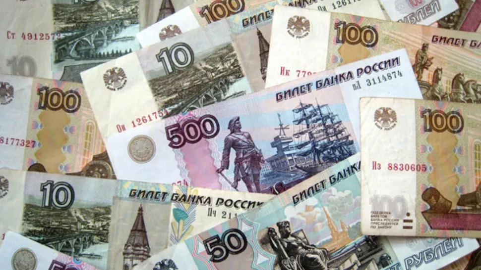 Panică financiară în Rusia: Peste 24 de miliarde de euro retrase din bănci în doar câteva luni