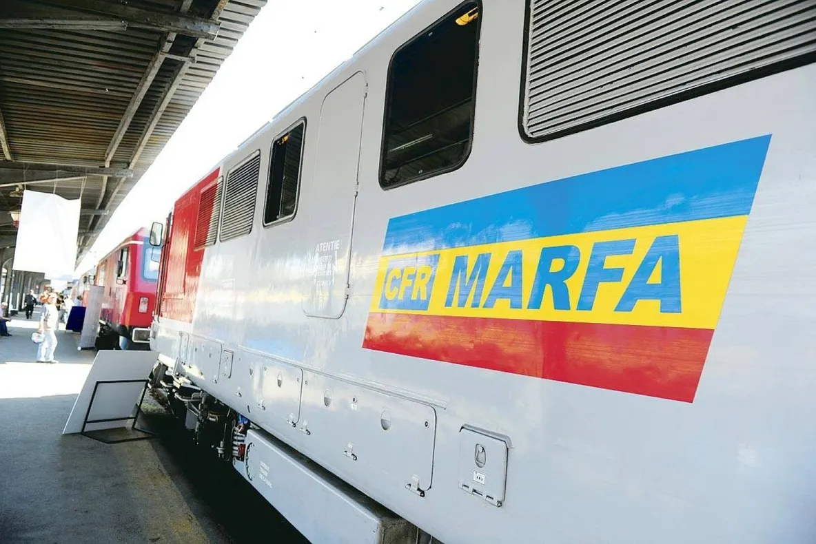 CFR Marfă dă afară 1.400 de angajați și scade cheltuielile salariale cu aproape 30%