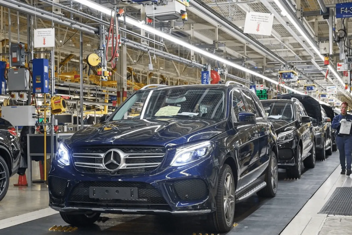 Chinezii acaparează Mercedes