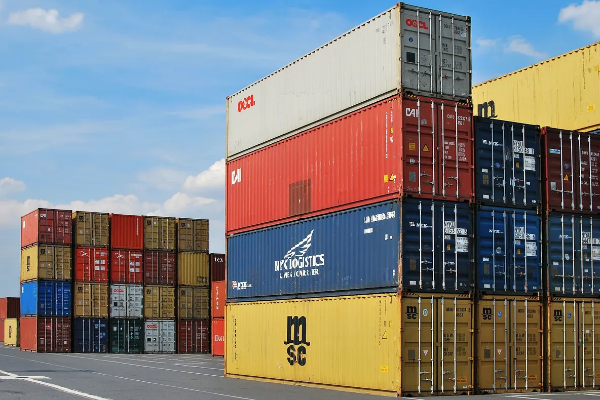 Deficitul comercial explodează: A ajuns la 7,6 miliarde euro