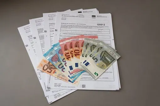 Normele pentru protecția clienților trimit la școală vânzătorii de produse de asigurare
