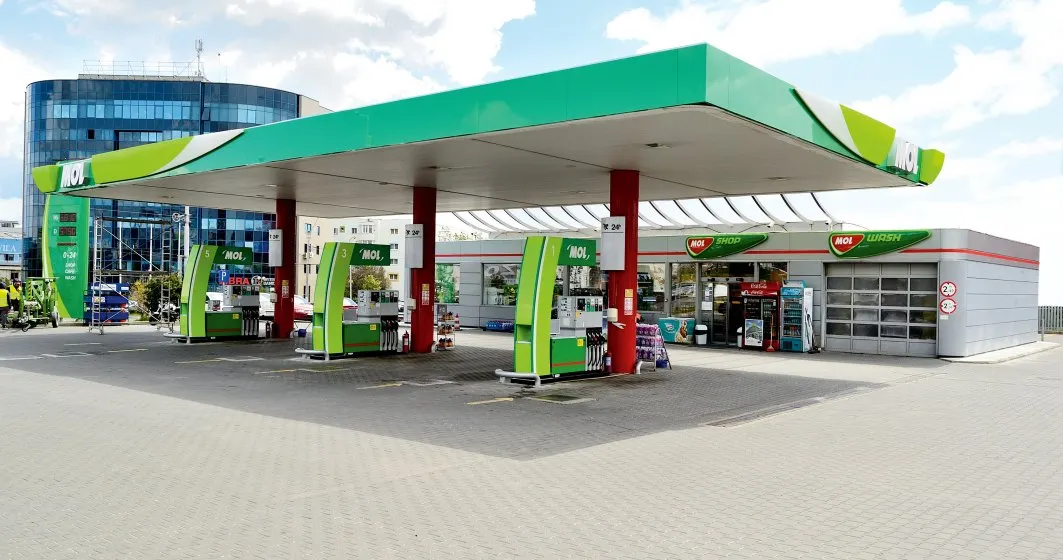 Ungurii au dat năvală la benzinăriile din România. Ce se întâmplă cu prețurile din țara vecină?