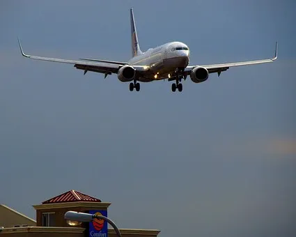 Tarom a semnat un contract de 586 mil dolari pentru cinci aeronave Boeing