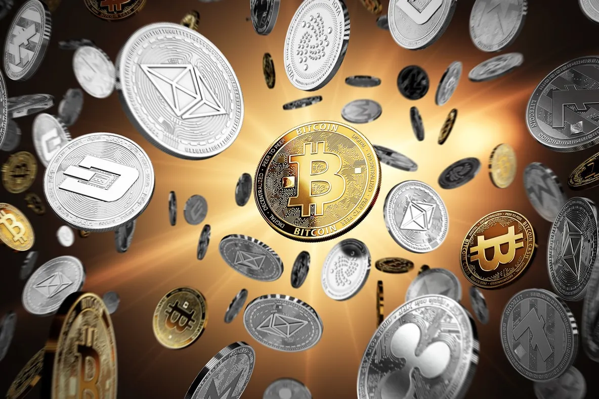 De ce scade prețul criptomonedelor și crește cel al gramului de aur