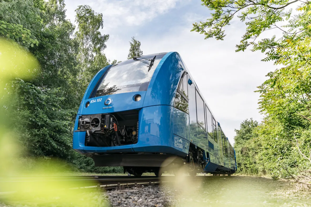 Primul tren de pasageri din lume alimentat cu hidrogen a intrat in exploatare comercială în Germania