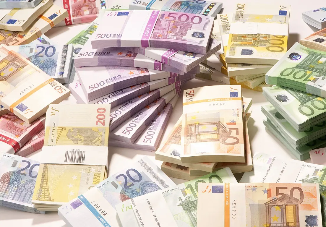 Rezervele de valută ale României s-au redus și în august. Scadențele pentru septembrie sunt de 199 milioane euro