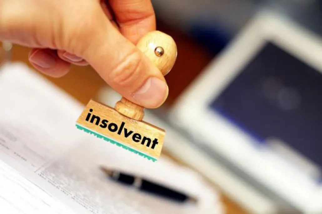 Simulacru de lege corectă: Insolvența devine un instrument de șantaj în mâna guvernanților
