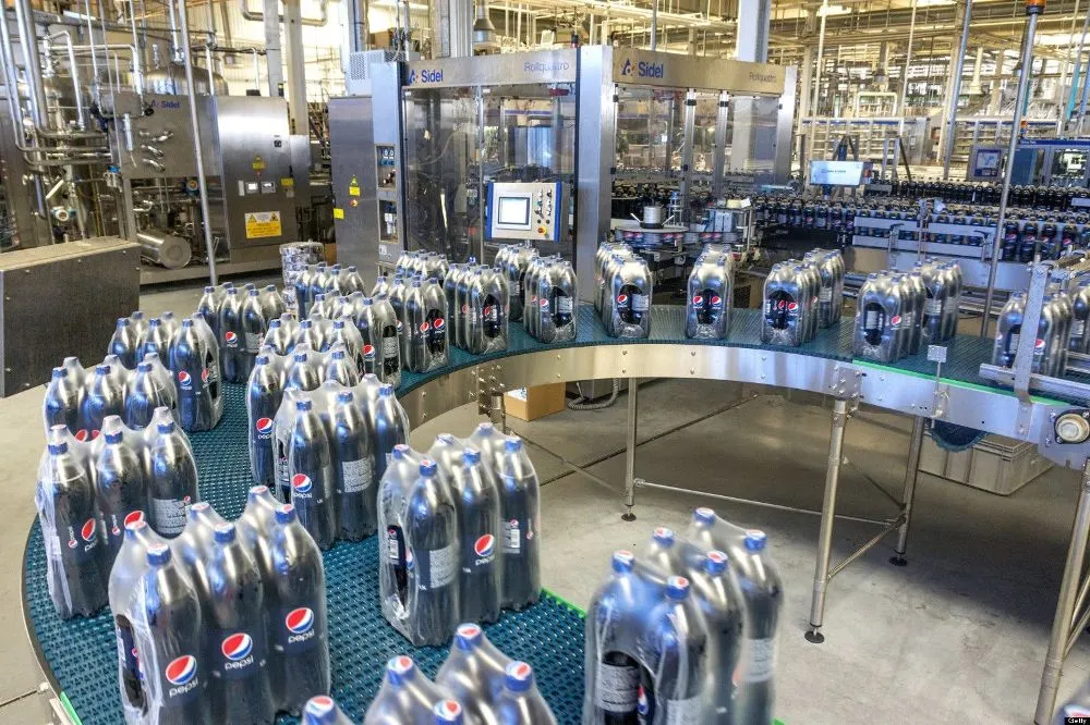 Vom bea Pepsi din sticle de plastic (PET) reciclate