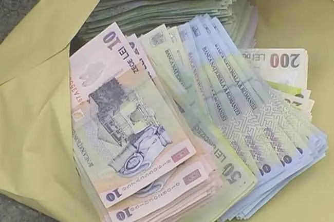 Populația se împrumută din nou la bănci. Soldul total al creditelor în lei, 244,9 miliarde