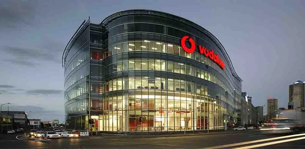 Vodafone va proceda la desființarea a 1.700 de locuri de muncă, inclusiv din România.