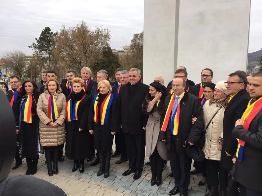 Va curge cu bani după Centenar. Ce promite Guvernul muncitorilor din construcții și profesorilor