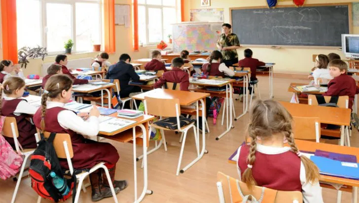 Salariile profesorilor, majorate din ianuarie. Creșteri de peste 300 de lei