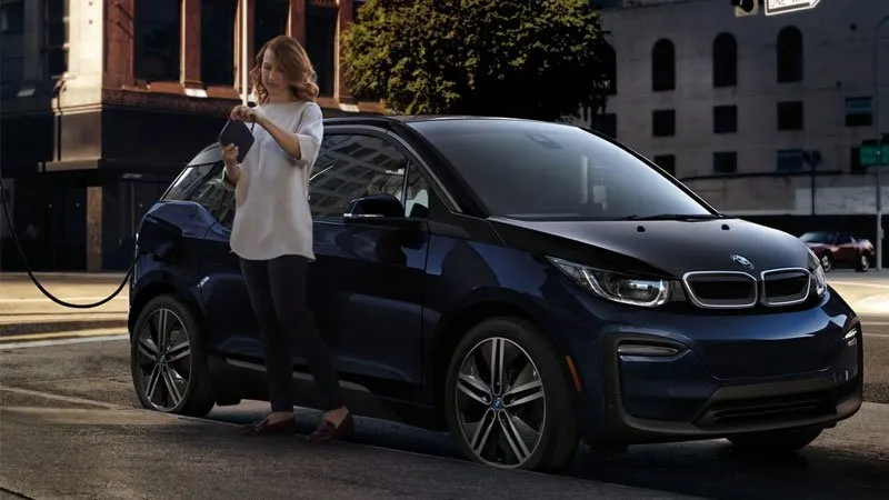 BMW, liderul pieței europene de mașini electrice și plug-in hibrid
