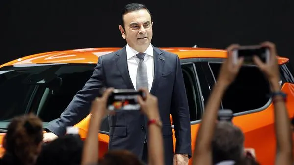 Ghosn a demisionat din funcția de președinte director general al Renault