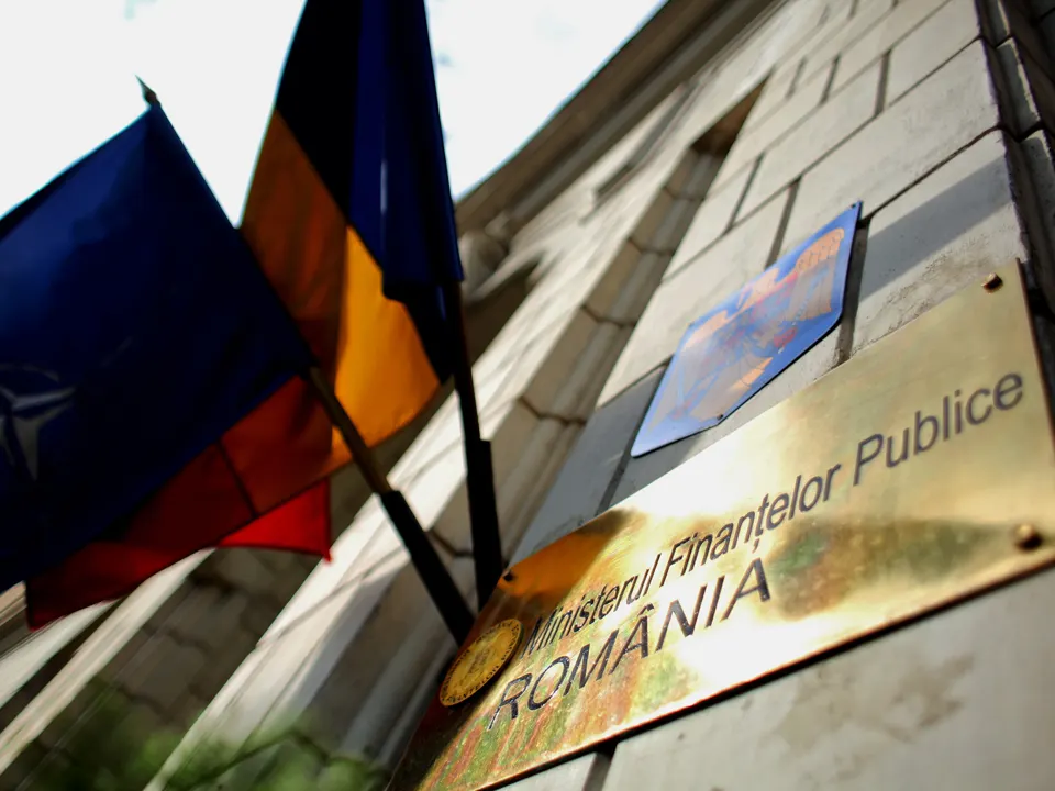 Datoria guvernamentală a ajuns la 42% din PIB, o creștere de 7% de la începutul anului