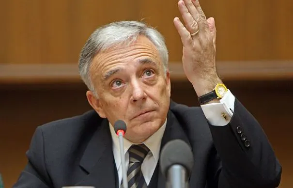 Mugur Isărescu spune că vrea să reducă inflația fără a crea recesiune în România