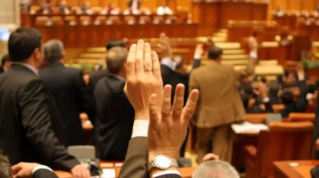 Bugetul pe anul 2022 a fost APROBAT în Parlament! Toate amendamentele Opoziției au fost respinse