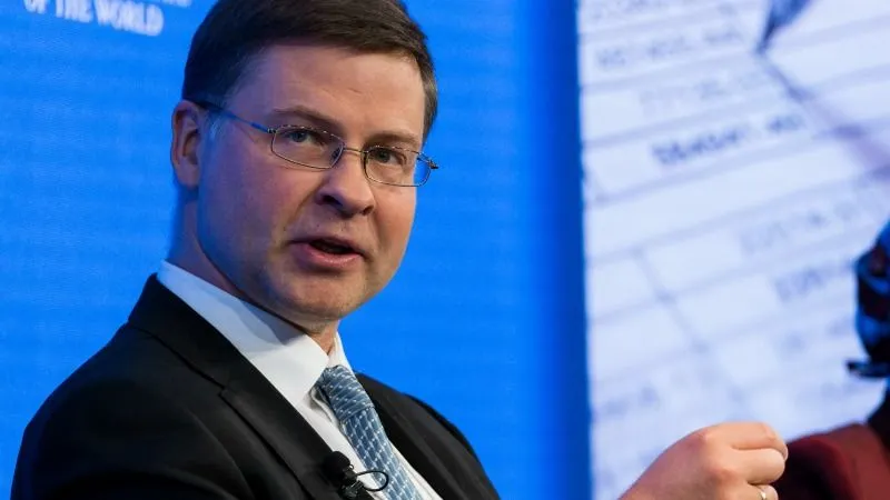 Guvernul, avertizat de Comisia Europeană pentru derapajele fiscale