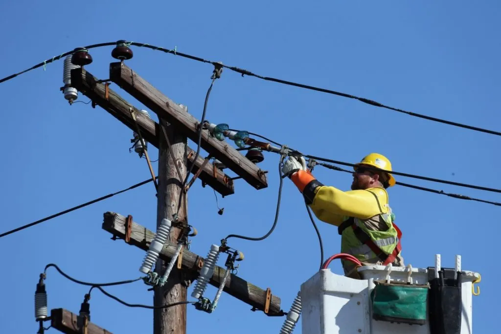 ANRE: Preţul final al energiei electrice pentru populaţie nu creşte de la 1 iulie