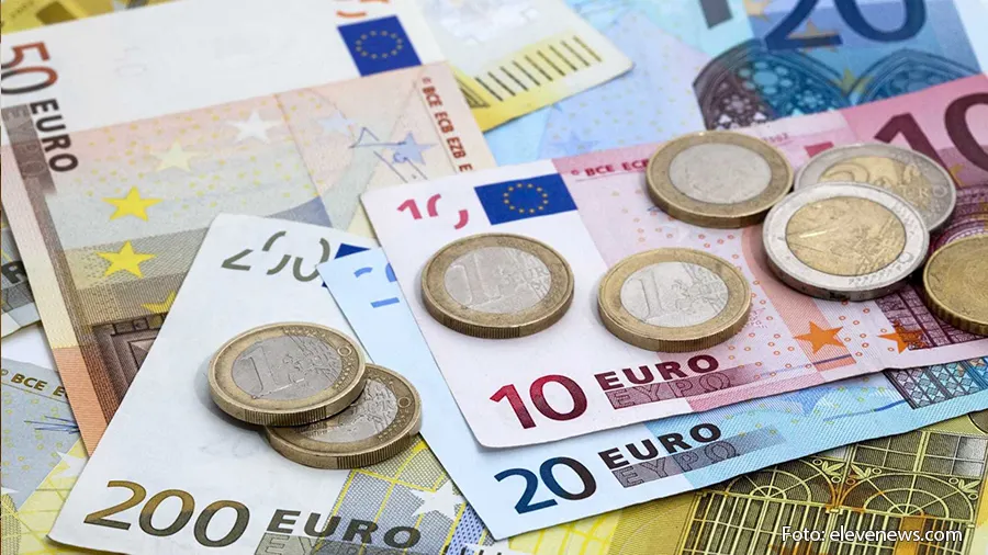 Euro a crescut spre nivelul de 4,73 lei