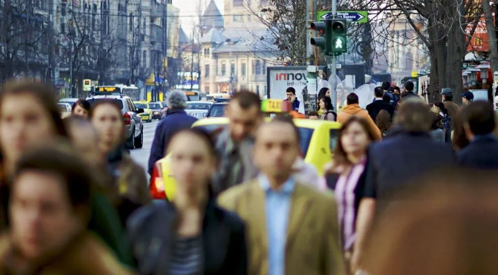 Sondaj: Jumătate din consumatorii români se plâng de reducerea veniturilor și cred că actuala criză va dura cel puțin un an