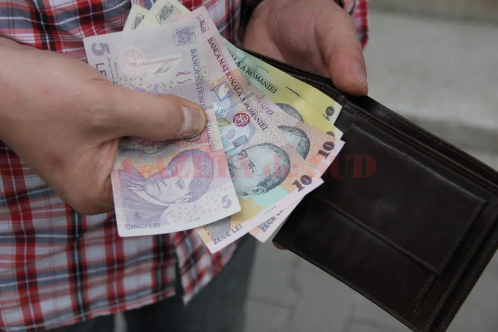 Salariul minim. Sindicatele vor mai mult decât oferă Dăncilă
