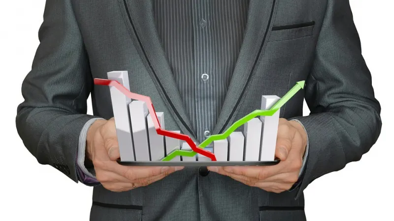 Economia noastră depinde prea mult de consumul populației