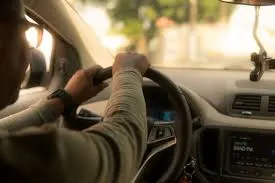 5 moduri prin care mașina ta te poate ajuta sa faci bani (P)