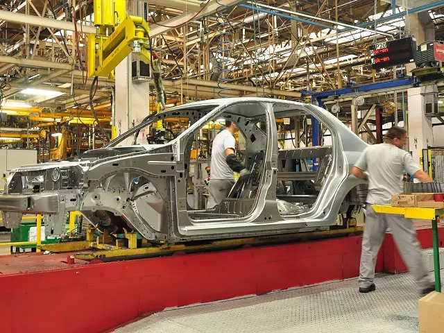 Industria auto românească, afectată de dependența față de exporturi