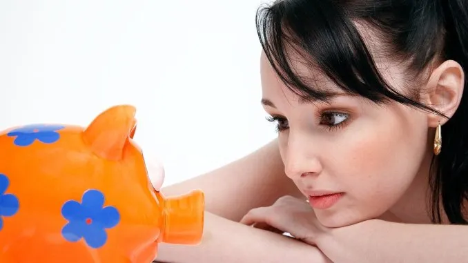 Bărbații români, mai infideli financiar decât partenerele: 6 din 10 ascund anumite cheltuieli