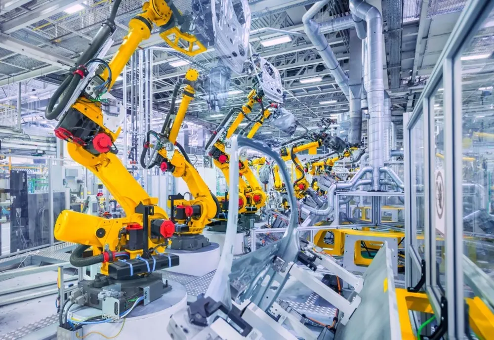 INS: Producţia industrială a scăzut în România cu 11%, la zece luni