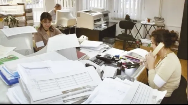 Duduie angajările la stat. Într-o lună, numărul posturilor ocupate în instituţii şi autorităţi publice a crescut cu aproape 1.000