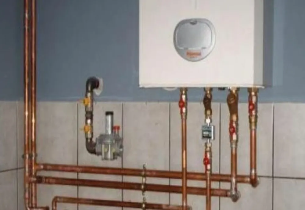 Taxă nouă pentru românii care au centrale în apartament. De ce se plătește taxa pe ȚEAVĂ?