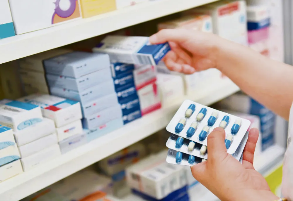 Românii se plâng că nu mai pot cumpăra medicamente: Scumpiri istorice de la 1 august - Prețuri record, mai mari cu 20%