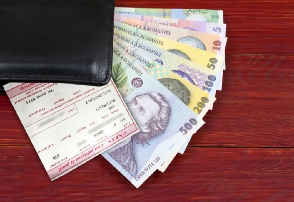 Pensionarii care câștigă de ZECE ori mai mult decât cei din sistemul public