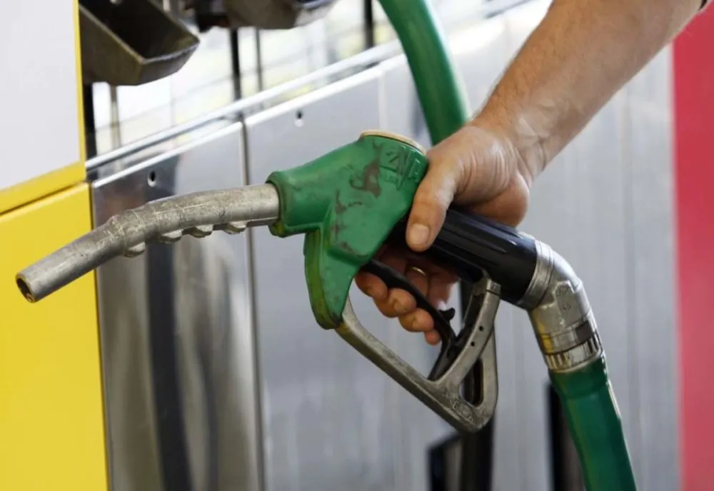 Carburanții s-au scumpit din nou. Cât costă un plin de benzină sau de motorină?