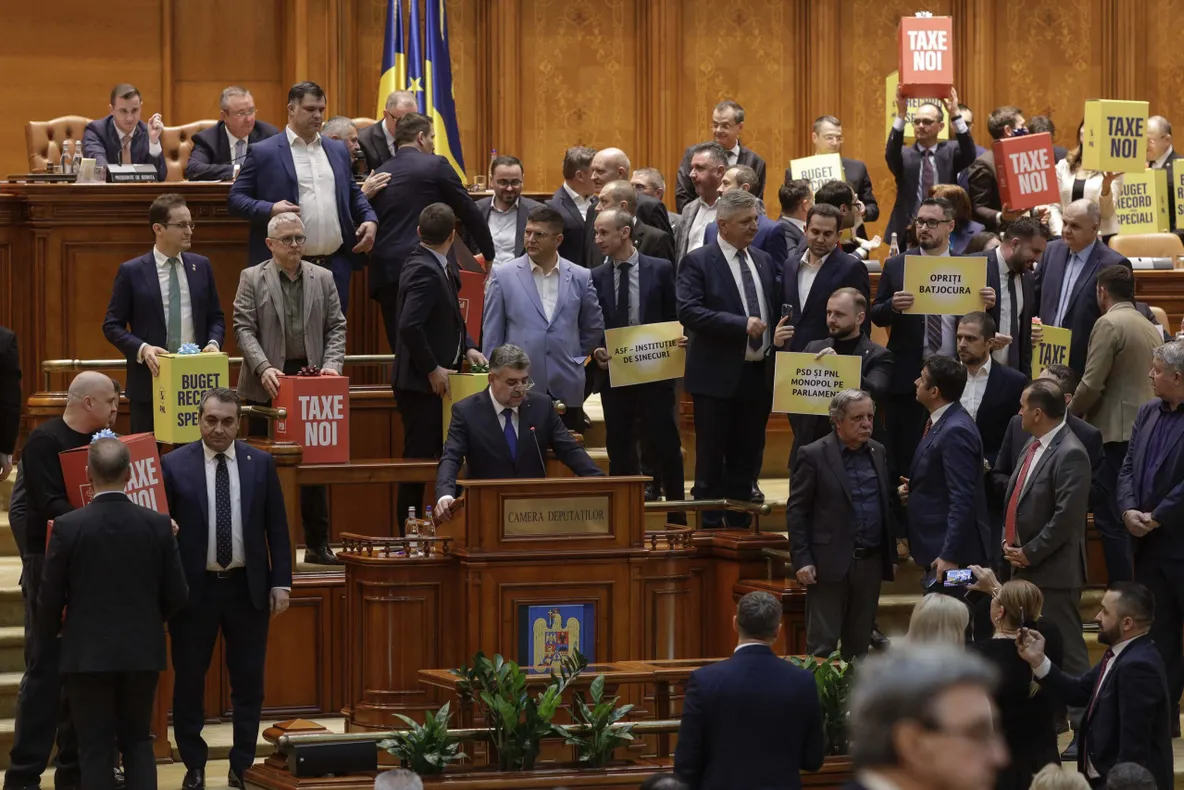 Dezbateri cu scandal pe buget. CIOLACU: Vă asigur că nu cresc taxele în 2024. BOLOȘ: Un buget mai bogat pentru 4,6 milioane de români VIDEO
