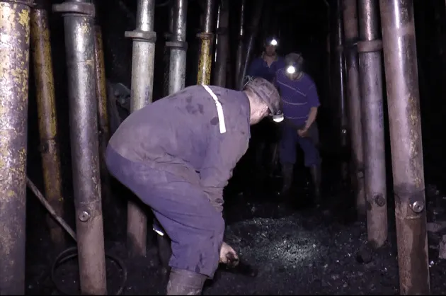 Minerii pensionari, nemulțumiți de RECALCULAREA pensiilor. Oamenii amenință cu proteste și procese colective