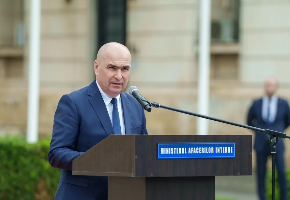 BOLOJAN LINIȘTEȘTE POPULAȚIA, SPERIATĂ DE POSIBILE CREȘTERILE DE TAXE: TREBUIE SĂ REDUCEM CHELTUIELILE PENTRU A NU MAI RISIPI