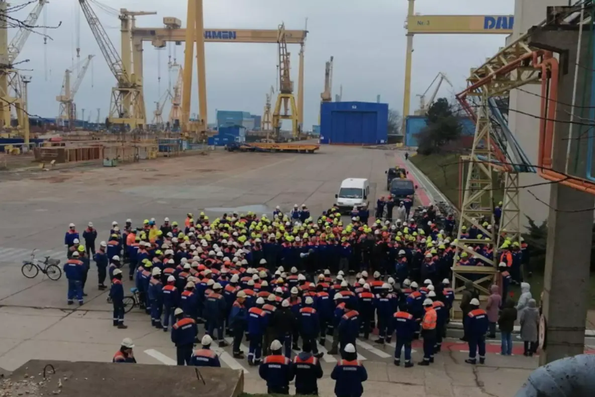 Sindicatul de la Damen Mangalia a atacat în instanță decizia de blocare a plății restanțelor salariale