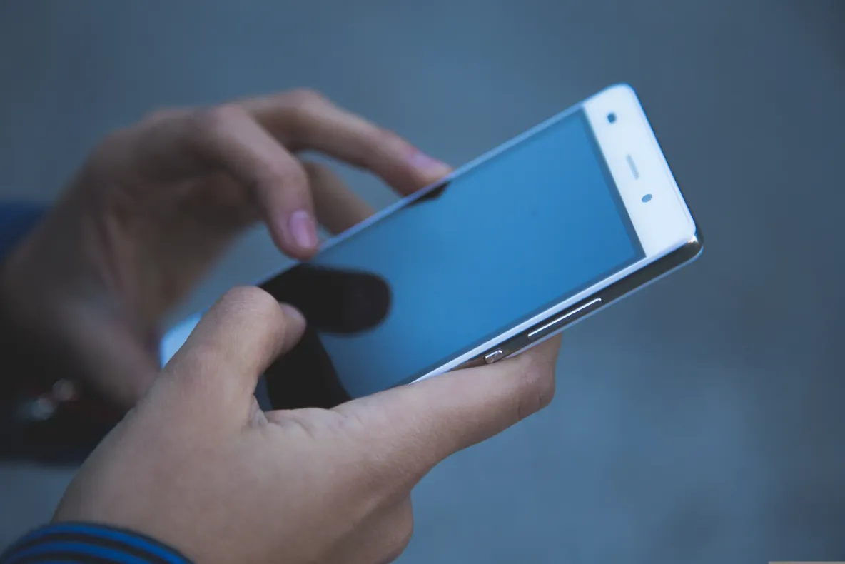 Un mare producător de telefoane se retrage din România. Ce se întâmplă cu telefoanele deja cumpărate