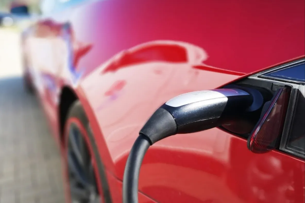 Parcul auto electric al României continuă să crească