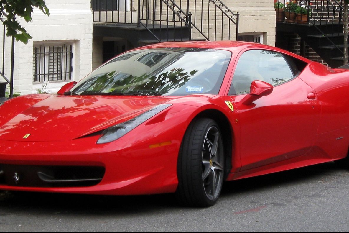 ANAF pune ochii pe bolizii de lux: „Probabil o să vindem un Ferrari în următoarea perioadă”
