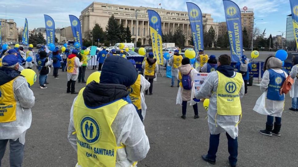 Val de revolte în Piața Victoriei: Sindicaliștii din educație, sănătate și minerit anunță proteste masive în fața Guvernului Bolojan