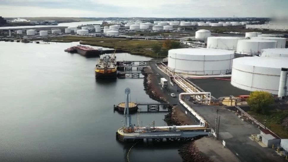 Ministrul Energiei, în exclusivitate la Realitatea Plus: Dacă situația o cere, luăm în calcul inclusiv reducerea accizei la carburanți