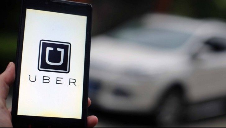 Uber, amenințat cu sancțiuni. „Taxi prin smartphone”, numai cu autorizare