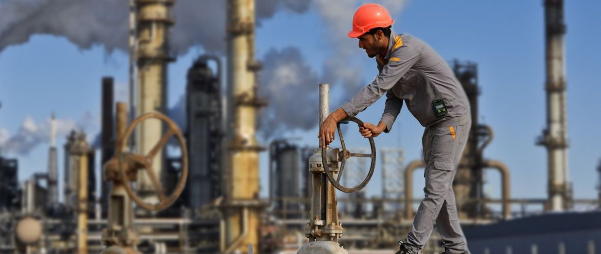 Prețul petrolul s-a prăbușit după disputa Trump - Zelenski