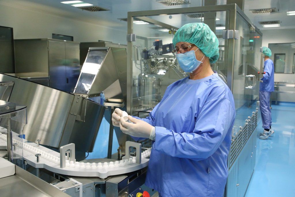 Personalul medical care lupta contra Coronavirusului primeste 500 de euro pe luna in plus