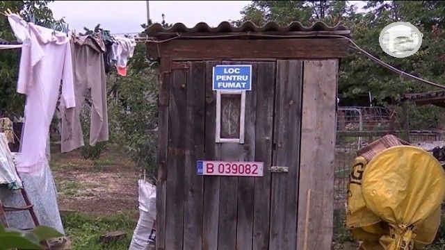 Teodorovici vrea ca din toamnă chiar și românii cu wc în curte să își plătească taxele on line